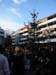 Foule ciel bleu